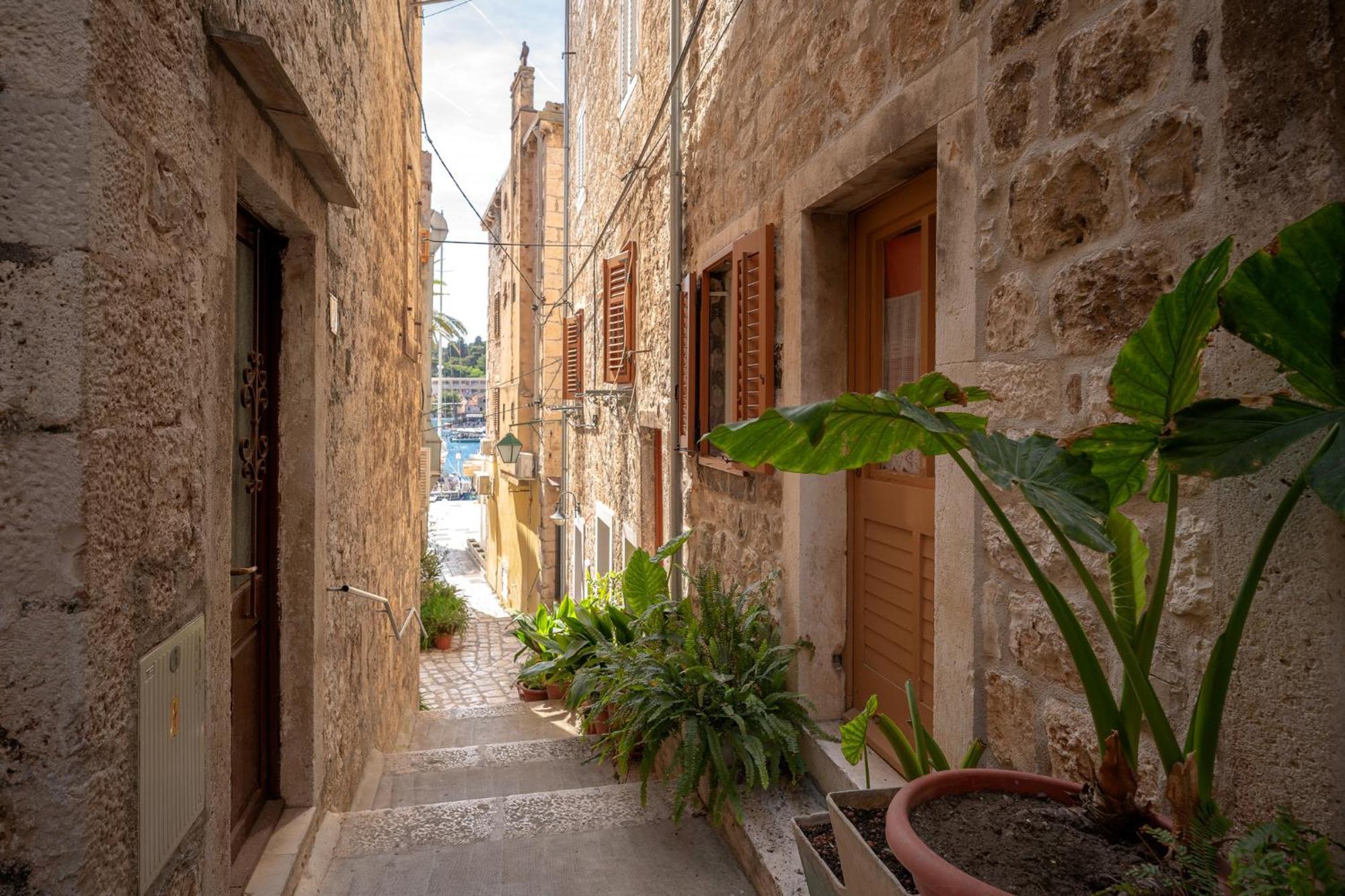 Harbourside Guesthouse Mandina - Zf Hvar Хвар Экстерьер фото